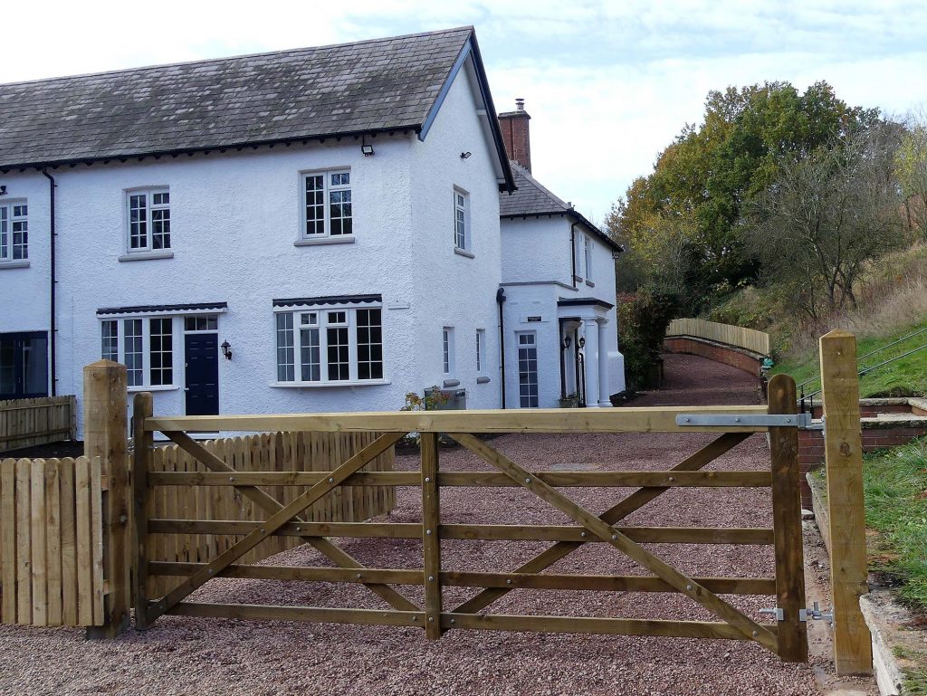 Bourne House and Cottage, Cremin Construction
