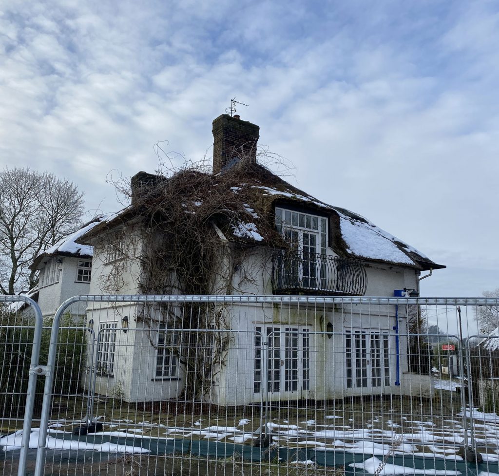 Wrenshot, Cremin Construction